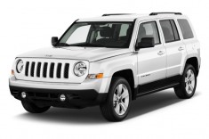 2011 Jeep Patriot FWD 4-door Latitude Angular Front Exterior View