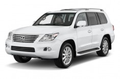 2011 Lexus LX 570 4WD 4-door Angular Front Exterior View