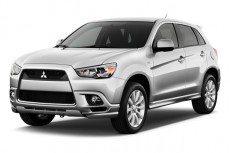 2011 Mitsubishi Outlander Sport 2WD 4-door CVT SE Angular Front Exterior View