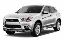 2011 Mitsubishi Outlander Sport 2WD 4-door CVT SE Angular Front Exterior View