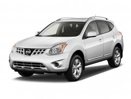 2011 Nissan Rogue FWD 4-door SV Angular Front Exterior View