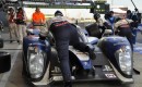 2011 Peugeot 908 dawn pit stop - Anne Proffit photo