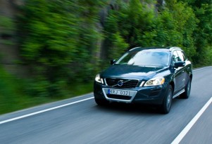 Mid-Size SUVs With Forward Collision Avoidance Systems
