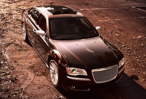 Tesla Model S, Hyundai Veloster Turbo, Chrysler 300: Top Videos Of The Week