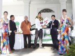 2012 Hawaiian Teacher of the Year Gets Free Mitsubishi I 