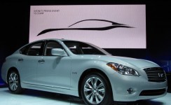 2012 Infiniti M Photos