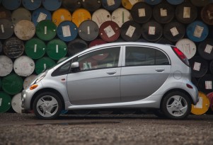 Ford's UAW Deal, Mitsu i First Drive, Tesla Model X: Car News Headlines