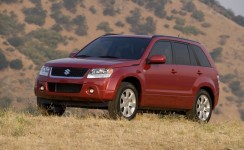 2012 Suzuki Grand Vitara Photos