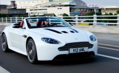 2013 Aston Martin V12 Vantage Photos