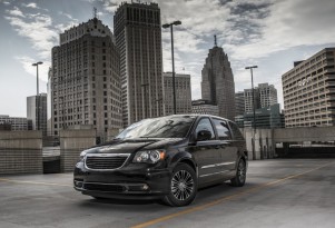 2013 Chrysler Town & Country S Preview: 2013 LA Auto Show