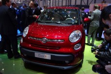 2013 Fiat 500L live photos