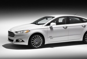 2013 Ford Fusion Energi Earns NHTSA Five-Star Safety Rating