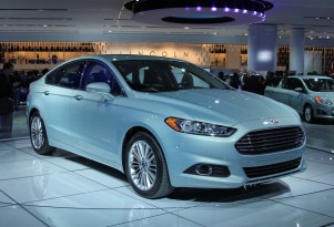 2013 Ford Fusion: High-MPG Engines, Hybrid, Plug-In (Video)