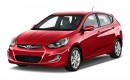 2013 Hyundai Accent 5dr HB Auto SE Angular Front Exterior View