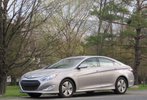 2013 Hyundai Sonata Hybrid: Gas Mileage Test Drive