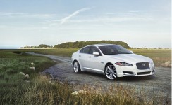 2013 Jaguar XF Photos