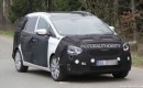 2013 Kia Rondo spy shots