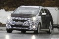 2013 Kia Rondo spy shots