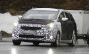 2013 Kia Rondo spy shots
