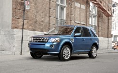 2013 Land Rover LR2 Photos