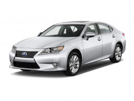 2013 Lexus ES 300h 4-door Sedan Angular Front Exterior View