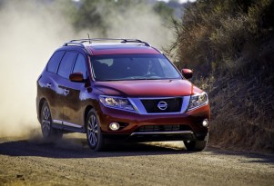 2013 Nissan Pathfinder, Spyker Sues GM, 2012 Tesla Model S: Car News Headlines