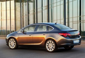 2013 Opel Astra Sedan