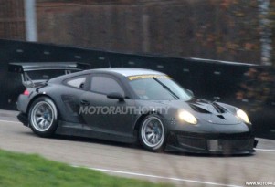 2013 Porsche 911 GT3 RSR (Type 991) race car spy shots