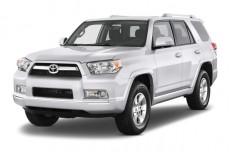 2013 Toyota 4Runner RWD 4-door V6 SR5 (Natl) Angular Front Exterior View