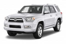 2013 Toyota 4Runner RWD 4-door V6 SR5 (Natl) Angular Front Exterior View