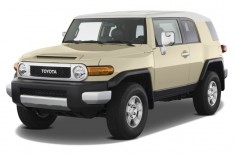 2013 Toyota FJ Cruiser 4WD 4-door Auto (Natl) Angular Front Exterior View