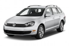 2013 Volkswagen Jetta Sportwagen 4-door DSG TDI Angular Front Exterior View