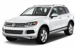2013 Volkswagen Touareg 4-door TDI Lux Angular Front Exterior View