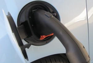 GM, BMW Complete Testing Of New CCS Quick-Charging Stations For Electric Cars