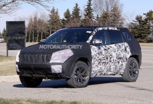2014 Jeep Liberty spy shots