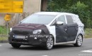 2014 Kia Rondo spy shots