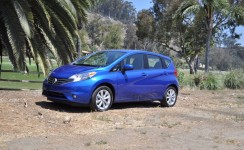2014 Nissan Versa Photos