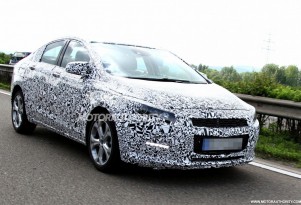 2015 Chevrolet Cruze spy shots