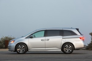 Compare honda odyssey and nissan quest #2
