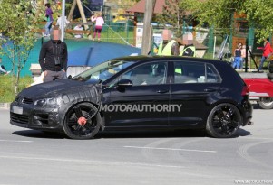 2015 Volkswagen Golf R spy shots