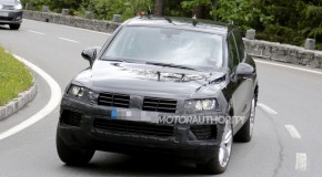 2015 Volkswagen Touareg spy shots