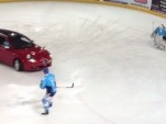 Alfa Romeo Giulietta plays ice hockey