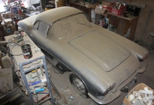 Barn find 1961 Corvette, parked since 1968  Image: eBay Motors