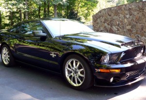 Carroll Shelby's 2009 Mustang GT500KR - image: Vicari Auctions
