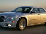 Chrysler planning 2011 300 facelift, sticking with RWD