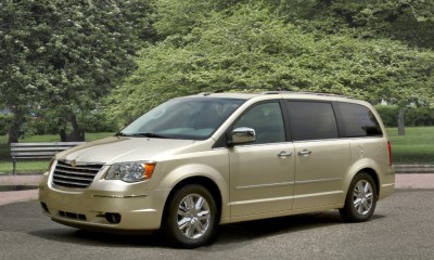 2010 Chrysler Town & Country Photos