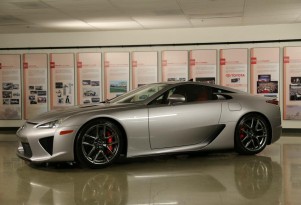 Delivery of the last Lexus LFA shipped to America - image: Lexus