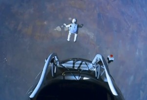 Felix Baumgartner jumps from 128,100 feet