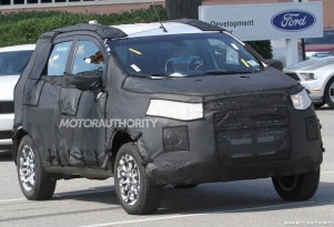 Ford Fiesta-based crossover spy shots