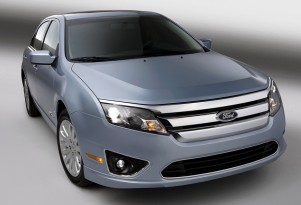 2010 Ford Fusion Hybrid Claims 41 MPG Title